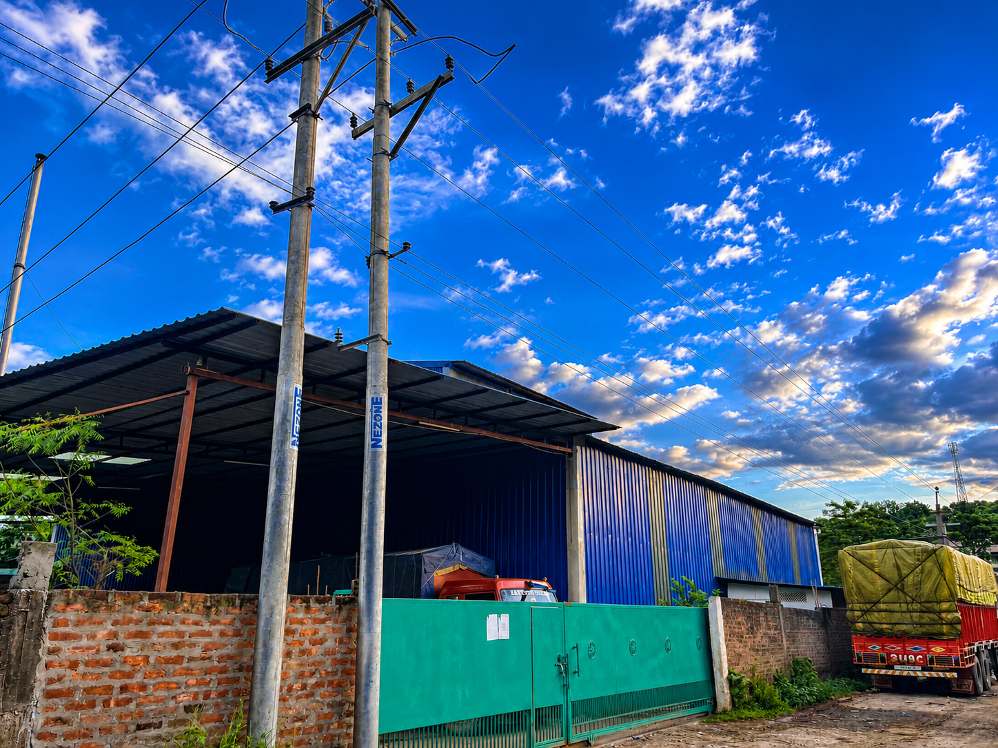 Eastern Feeds manufacturing plant exterior — warehouse and storage facility